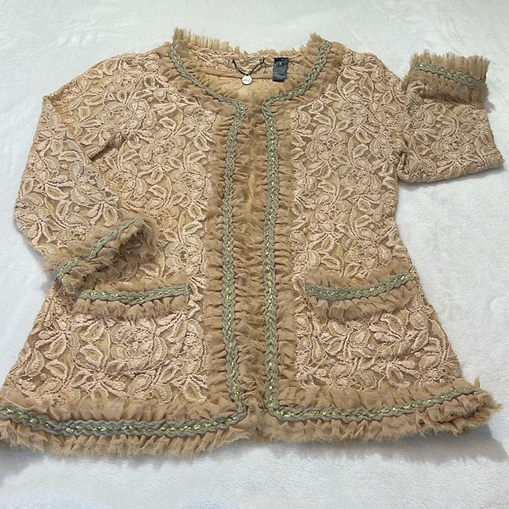 BKE WOMENS FANCY LACE TOP FASTNER DOWN SIZE S